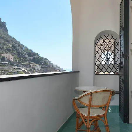 Ξενοδοχείο Lara 3*