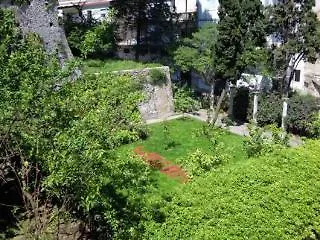 Lara 3*
