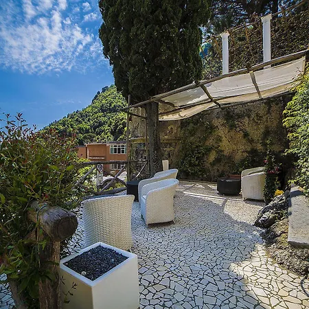 Lara 3* Amalfi
