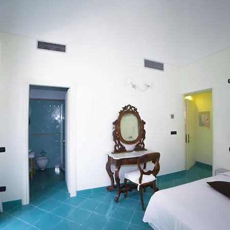 Lara 3* Amalfi