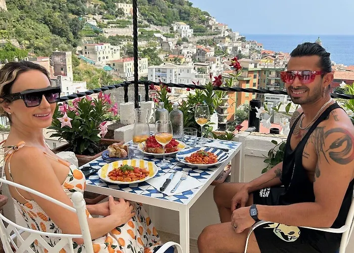 ララ アマルフィ